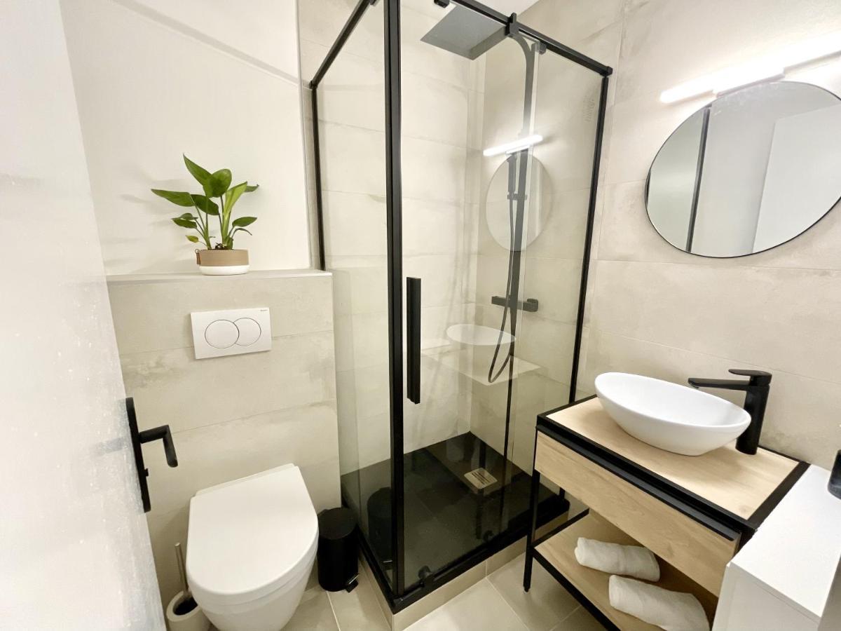 La Douceur Roannaise - Parking Prive Proche Gare Apartment Roanne Ngoại thất bức ảnh
