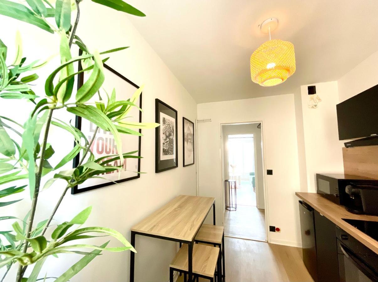 La Douceur Roannaise - Parking Prive Proche Gare Apartment Roanne Ngoại thất bức ảnh
