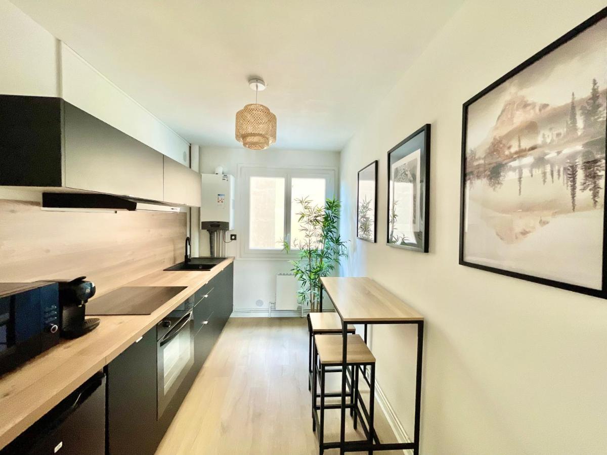 La Douceur Roannaise - Parking Prive Proche Gare Apartment Roanne Ngoại thất bức ảnh